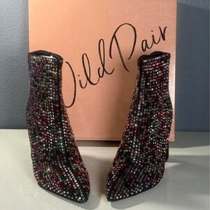(New) Wild Pair Women's Ankle Boots with Multicolor Rhinestones Size 6.5‎